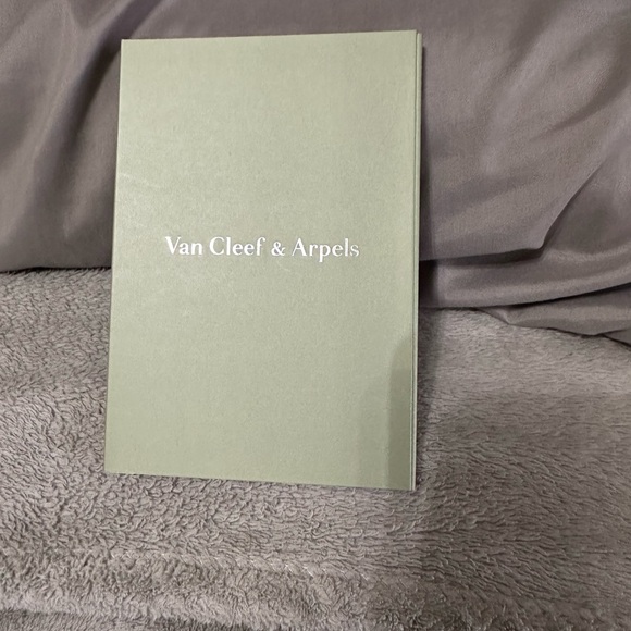 Van Cleef & Arpels Other - Van Cleef & Arpels Booklet new